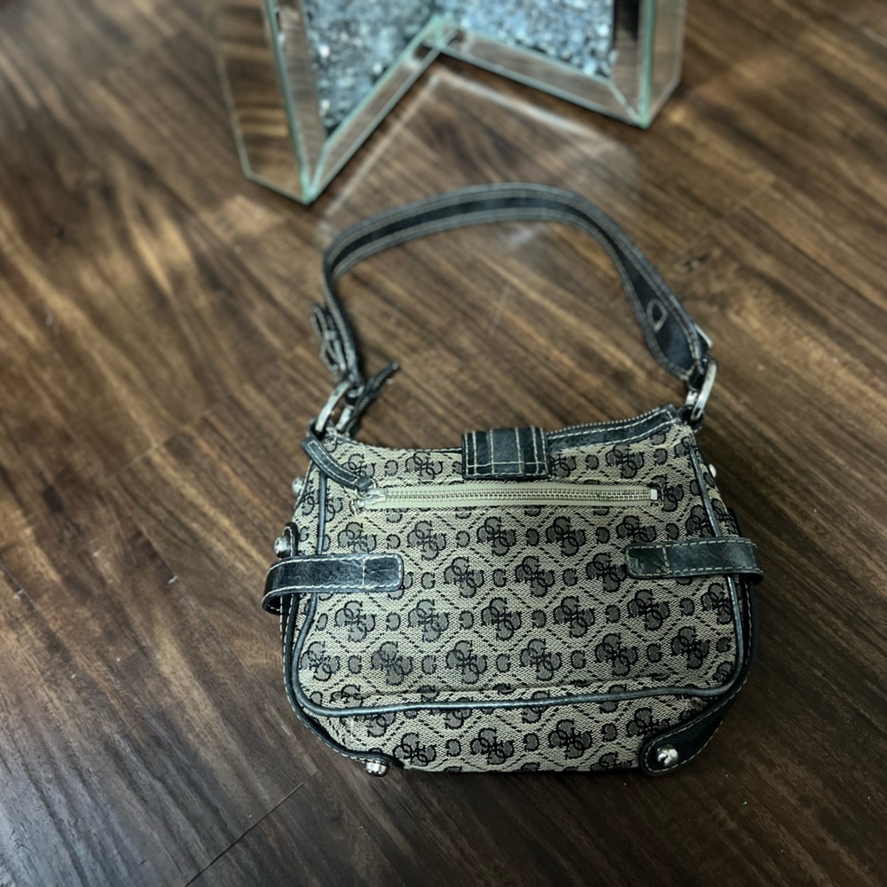 GUESS MINI PURSE - Picture 6 of 8